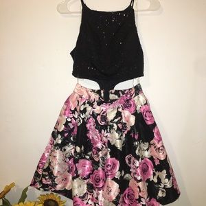 2-piece short prom dress